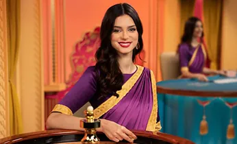 Nhân viên hỗ trợ khách hàng